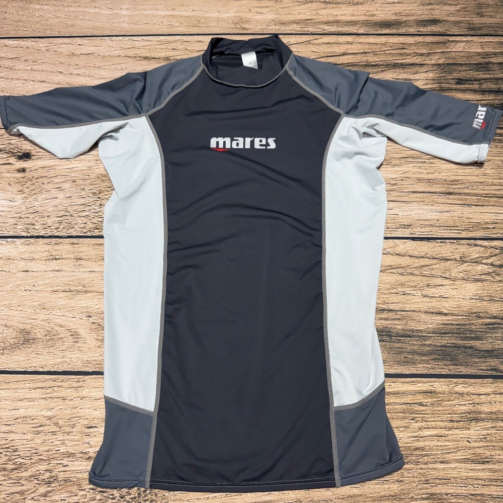 Mares Rash Guard Men XL Grey White Short Sleeve Swim Surf Performance Shirt